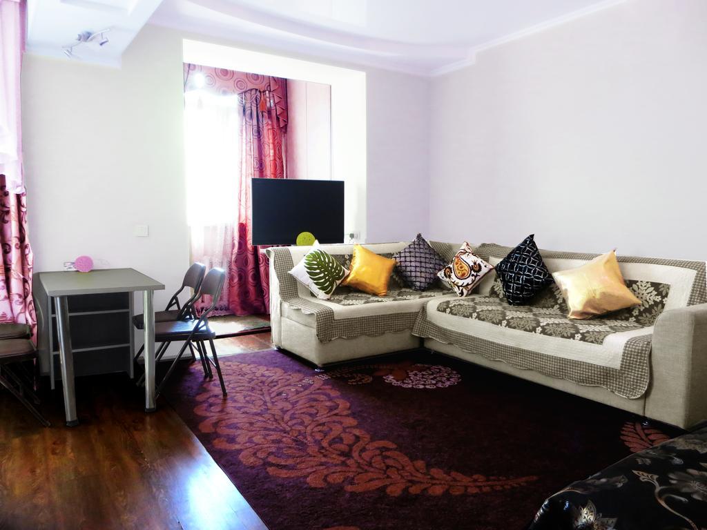 Maximus Apartament Bishkek Exterior foto
